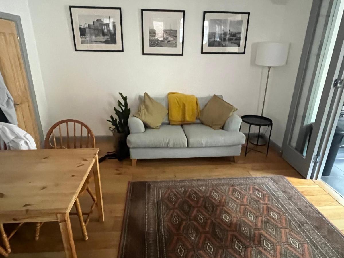 3-Bedroom Home With Free Parking In Chorlton Манчестер Экстерьер фото
